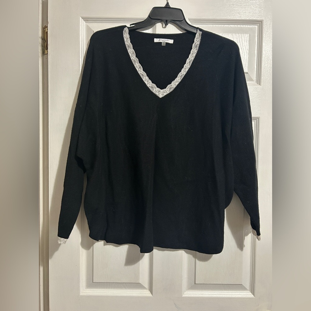 Sioni Black V-Neck Sweater with White Lace Trim